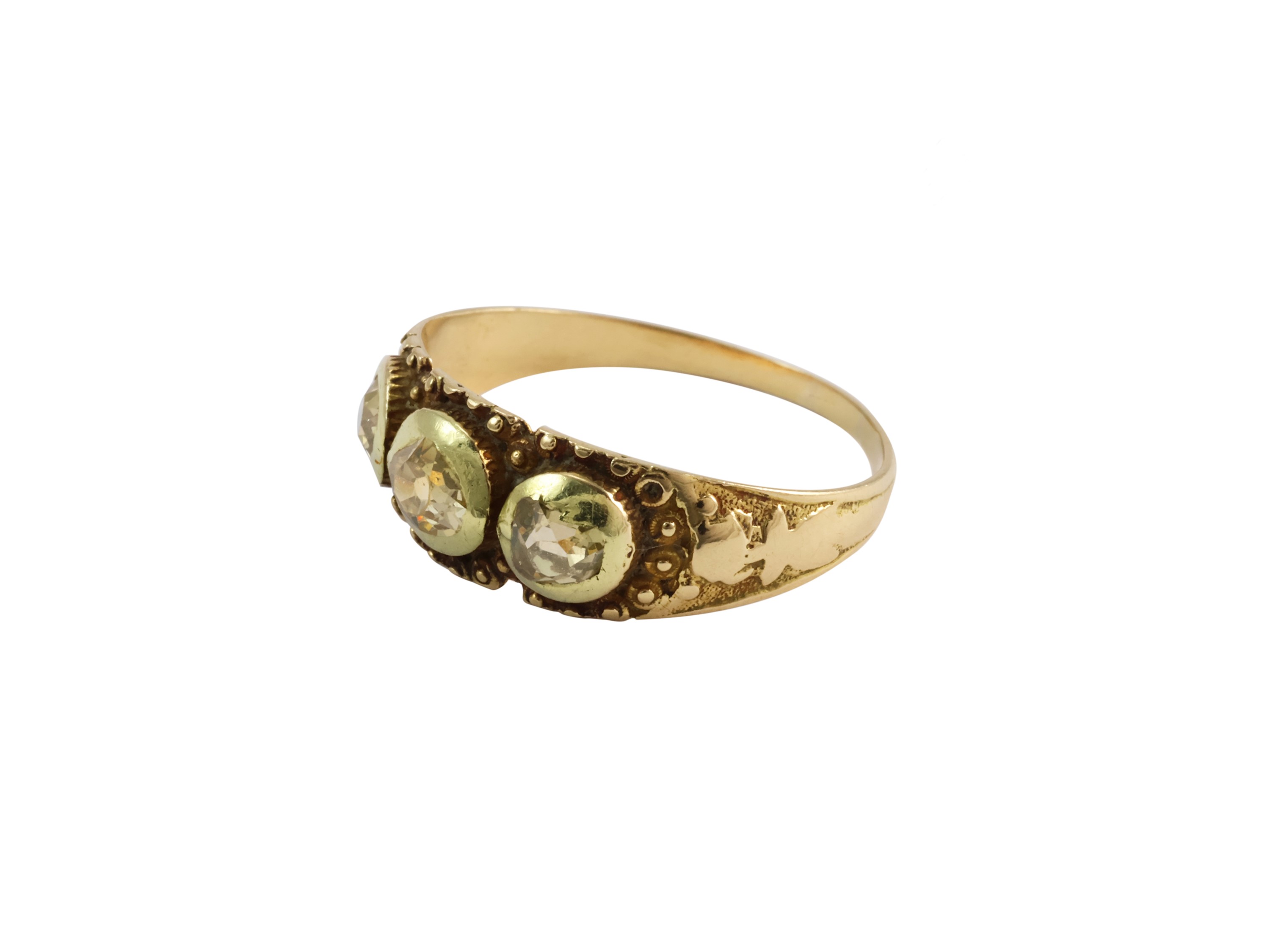 Anello Trilogy in Stile Antico in Oro Giallo con Diamanti