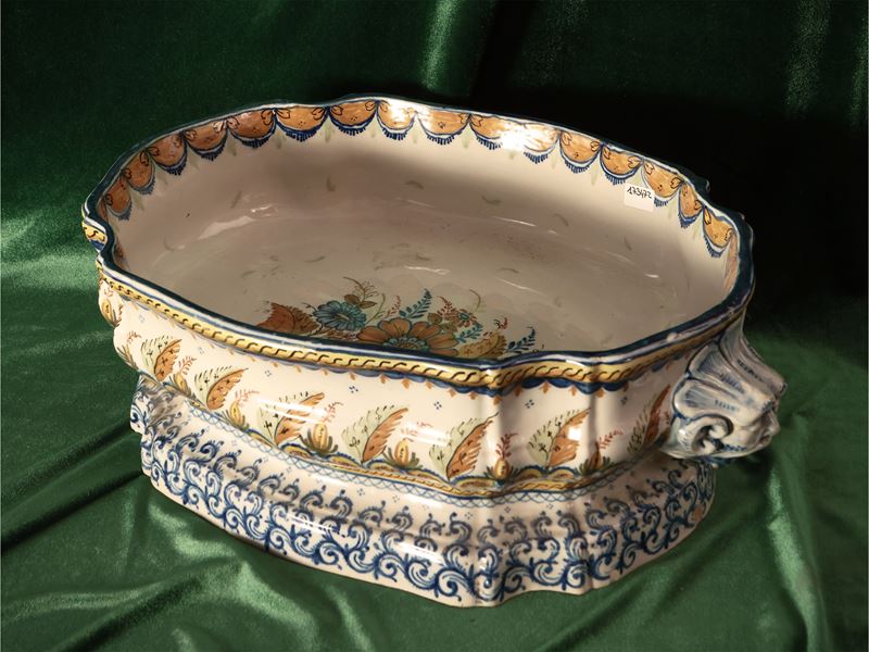 Bacile in maiolica