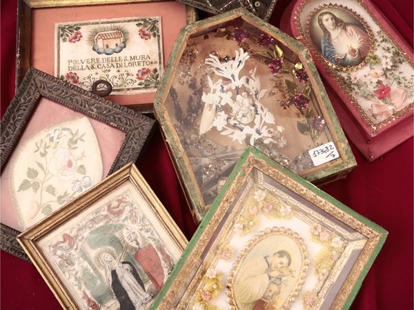 Lot of devotional curiosities