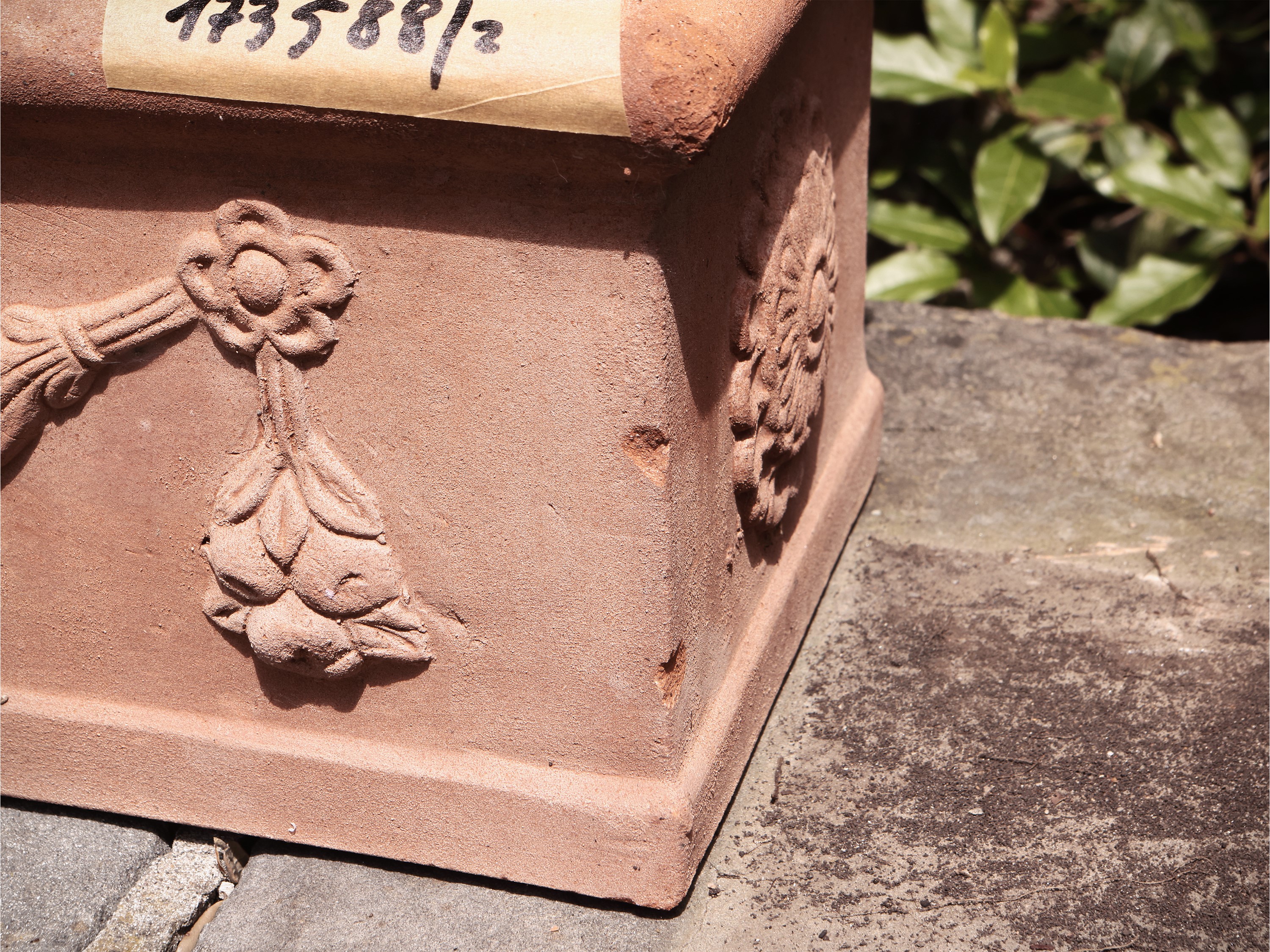 Coppia di Vasi a Cassetta in Terracotta di Galestro