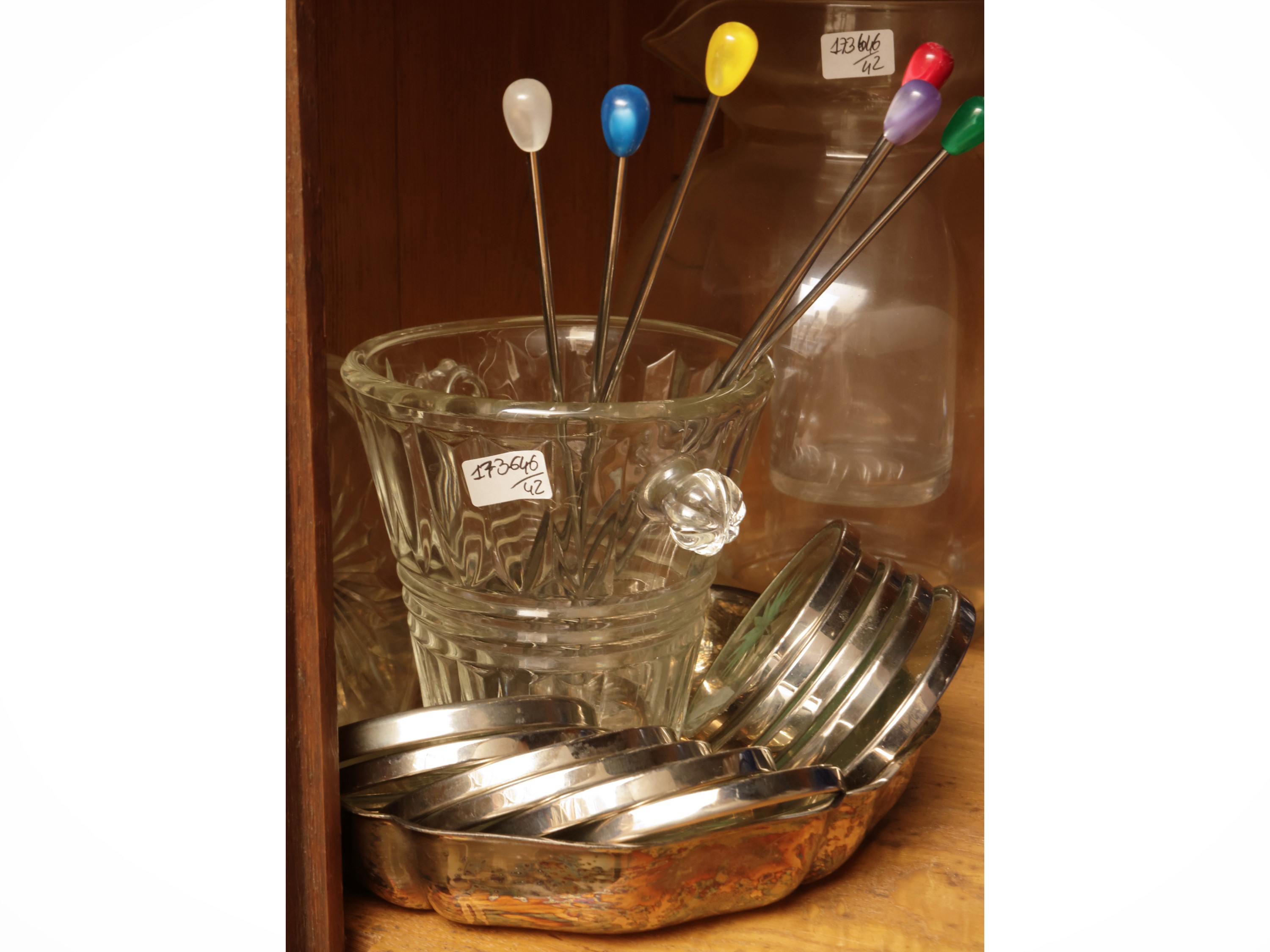 Accessori per servire aperitivi, inclusa brocca in vetro e serie di bicchieri