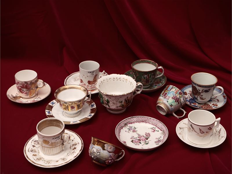 Collezione di Tazzine D'epoca in Porcellana