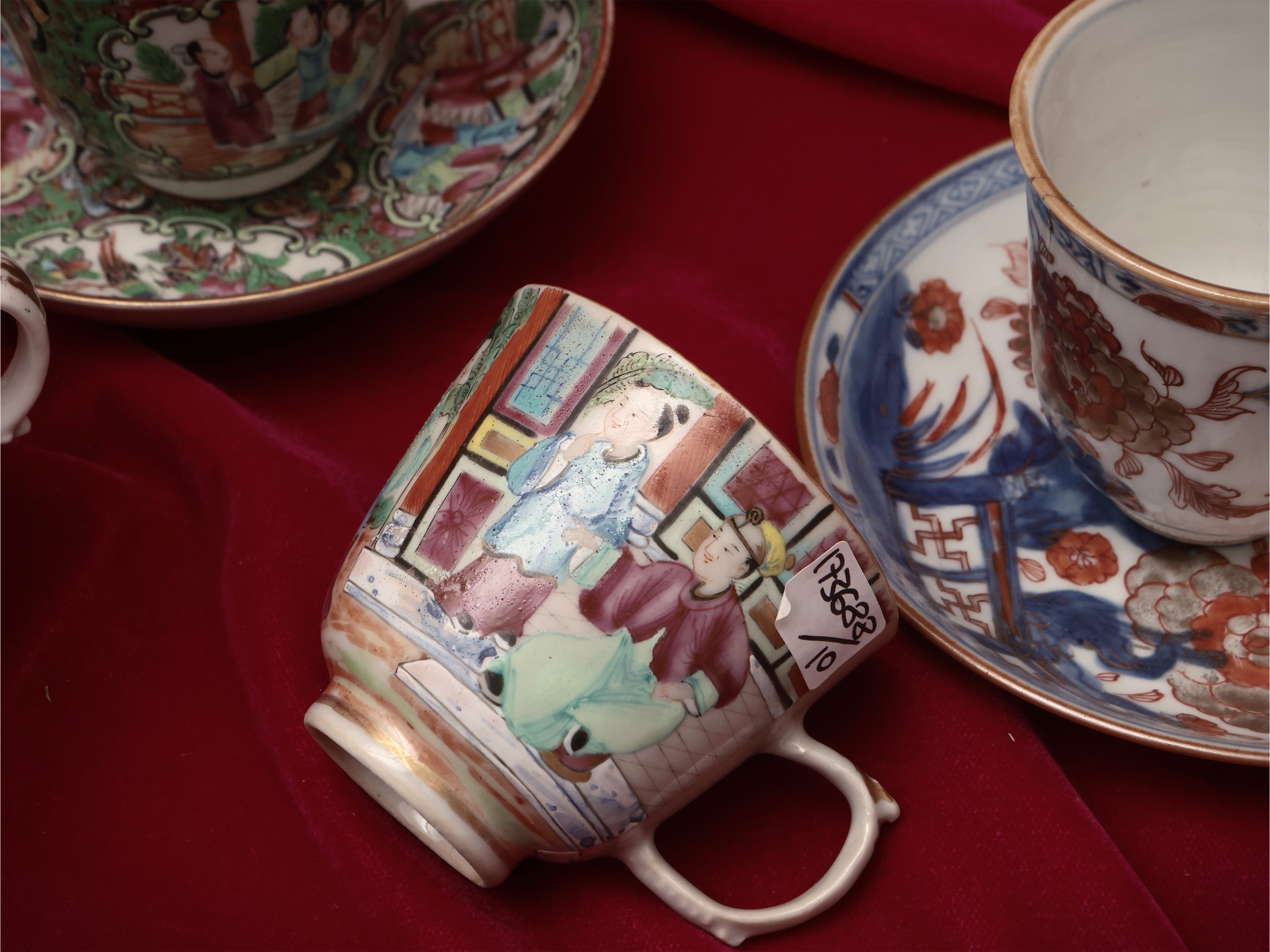 Collezione di Tazzine D'epoca in Porcellana