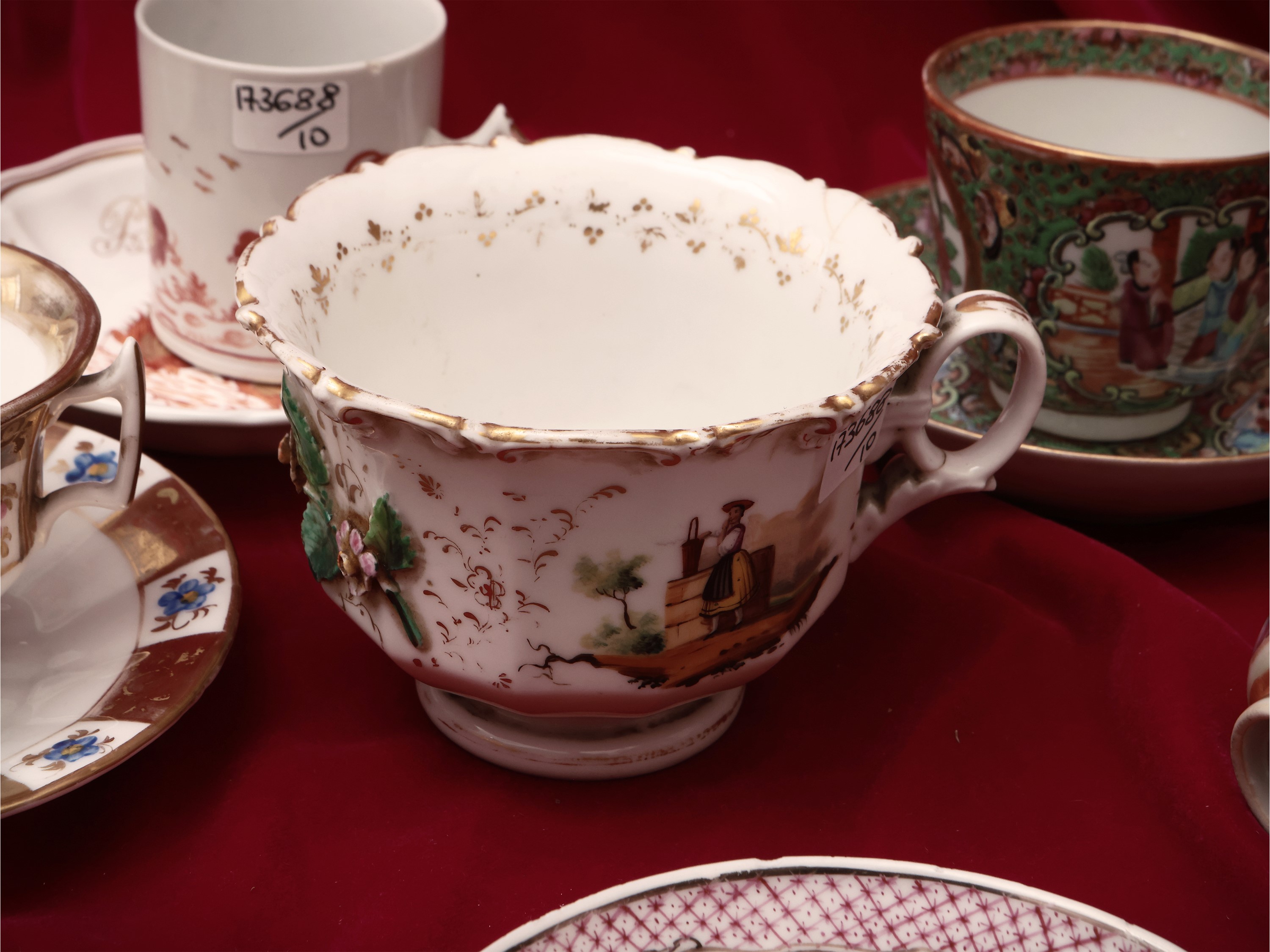 Collezione di Tazzine D'epoca in Porcellana