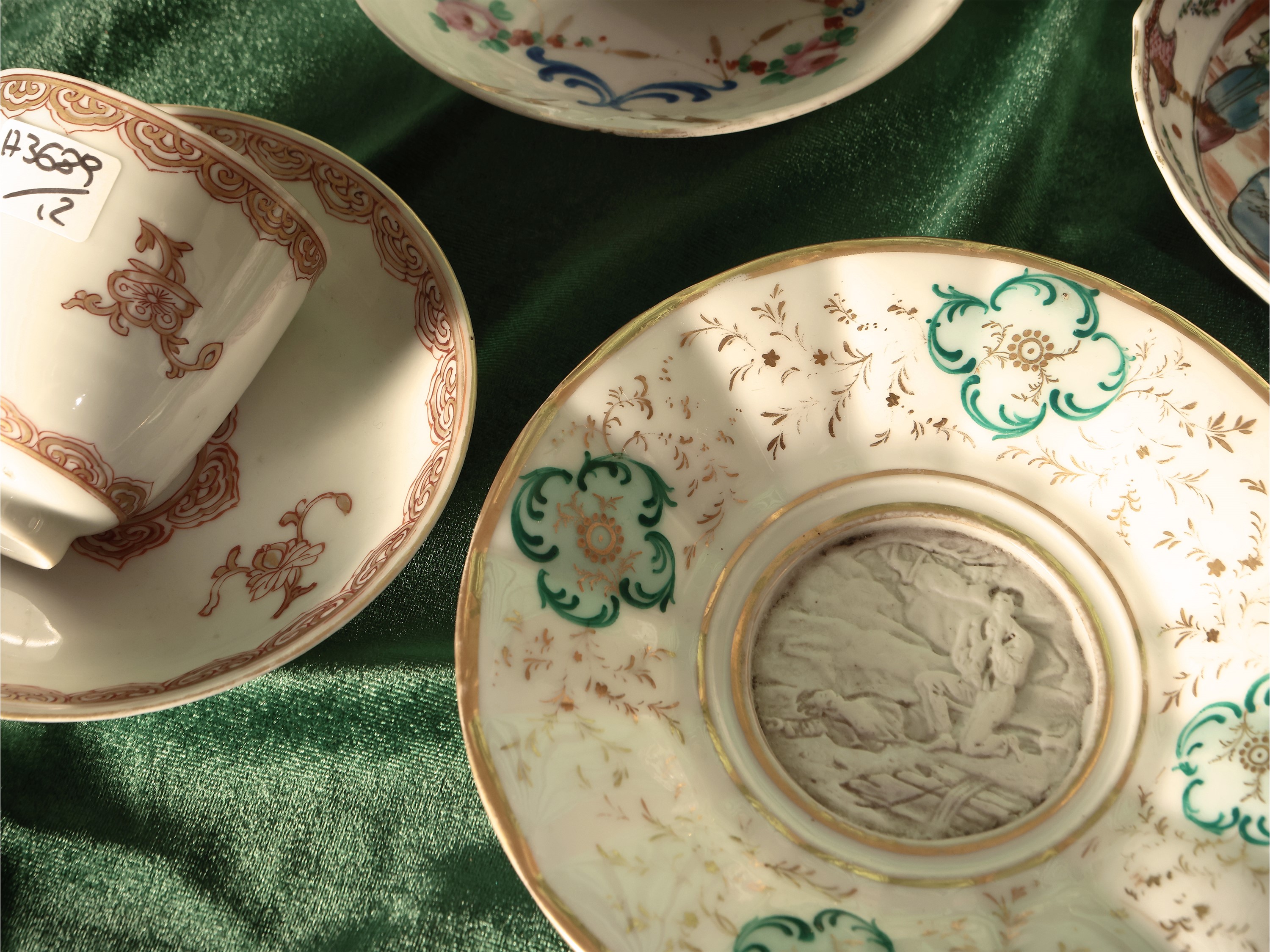 Collezione di Tazzine D'epoca in Porcellana