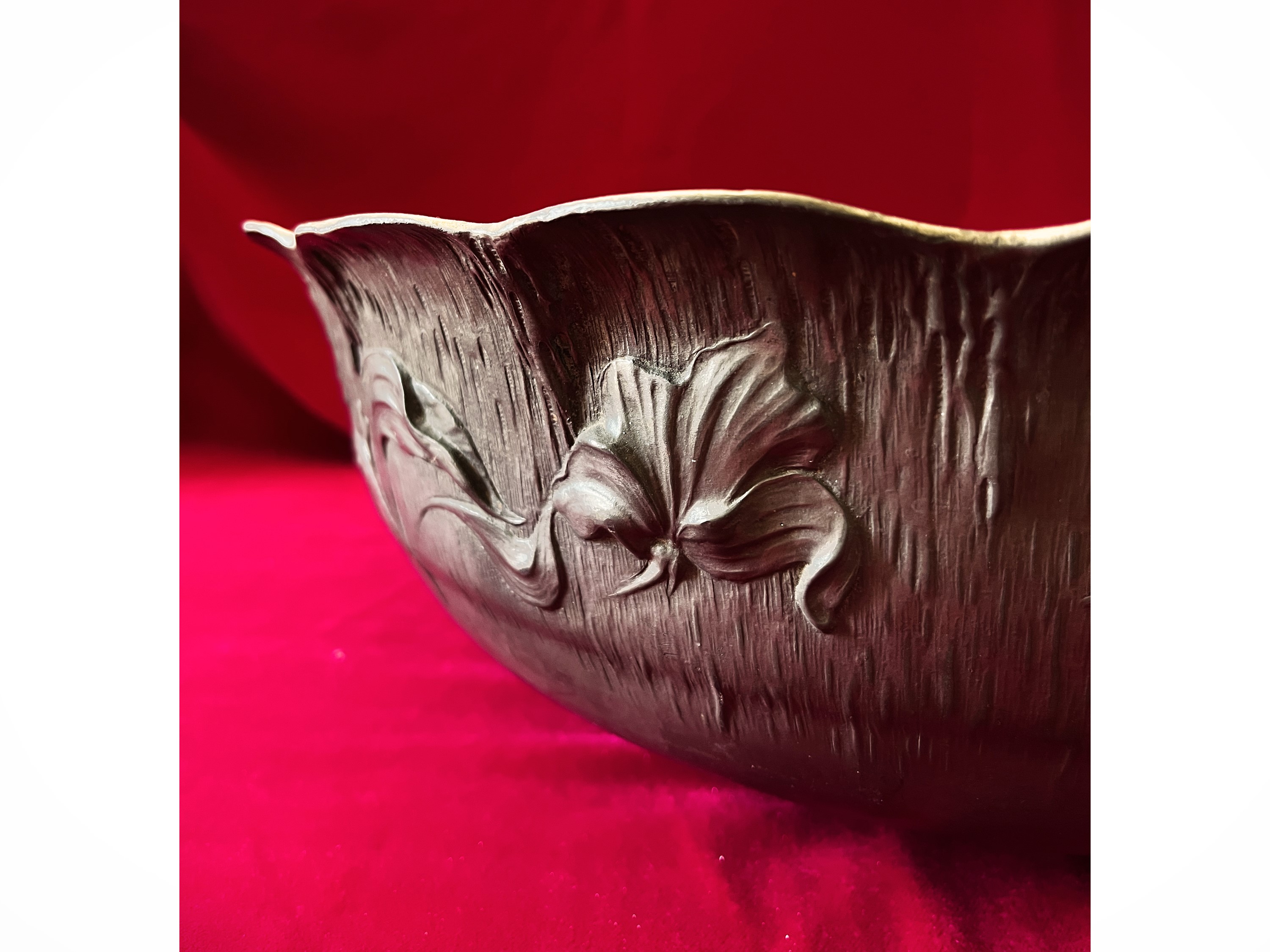 Bacile in Peltro di Gusto Art Nouveau