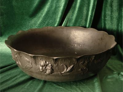 Bacile in Peltro di Gusto Art Nouveau