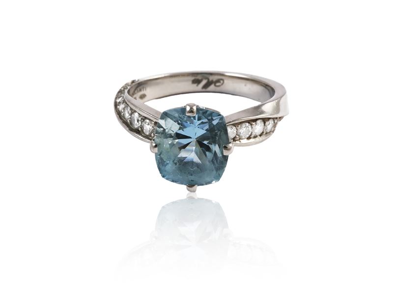 Anello in Platino con Acquamarina e Diamanti