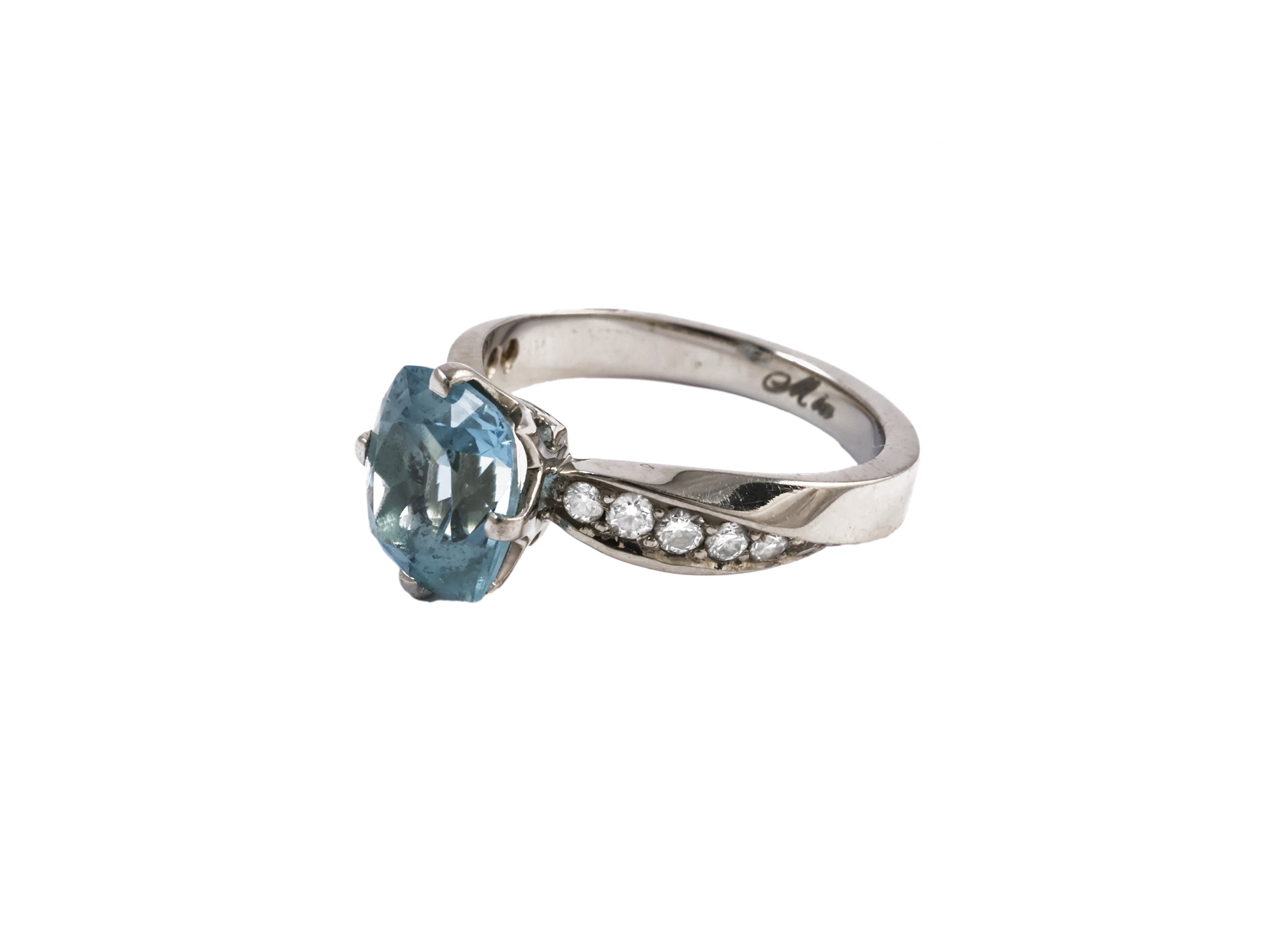 Anello in Platino con Acquamarina e Diamanti
