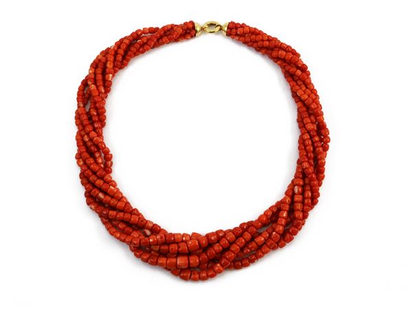 Coral barrels multistrands with yellow gold clasp