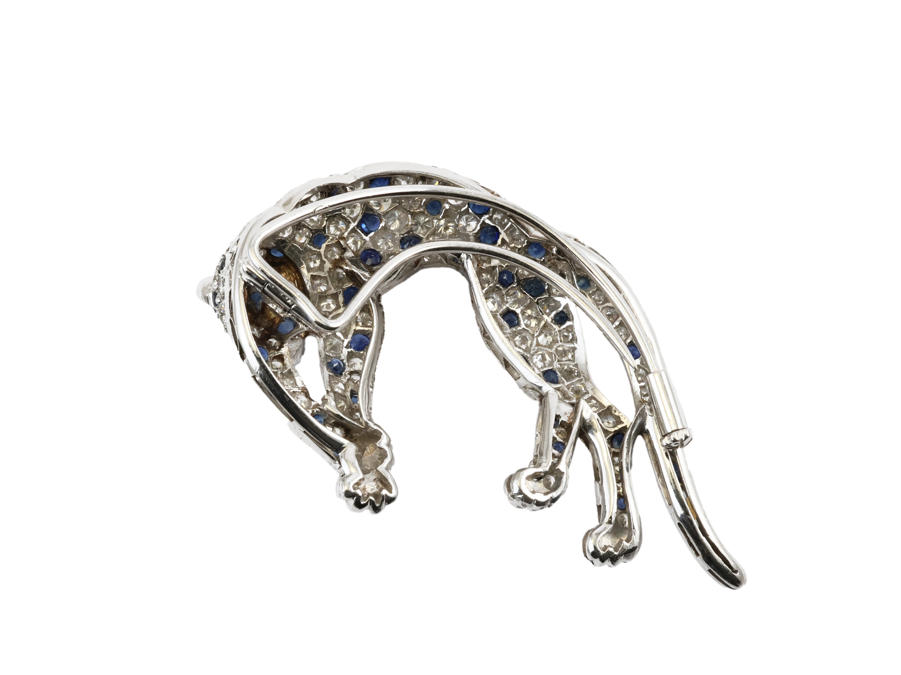 Spilla Animalier in Oro Bianco con Diamanti, Smeraldi e Zaffiri
