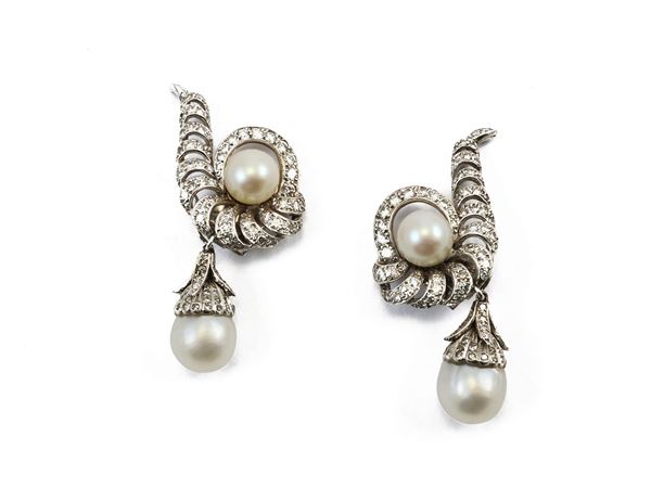 White gold pendant earrings with diamonds and pearls