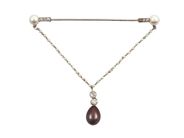 Cartier pin in platinum with pearls and diamonds
