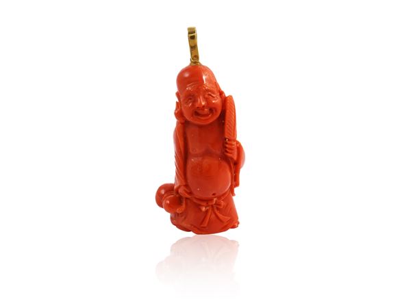 Engraved coral and yellow gold pendant