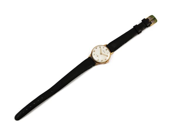 Lady Vetta watch in yellow gold