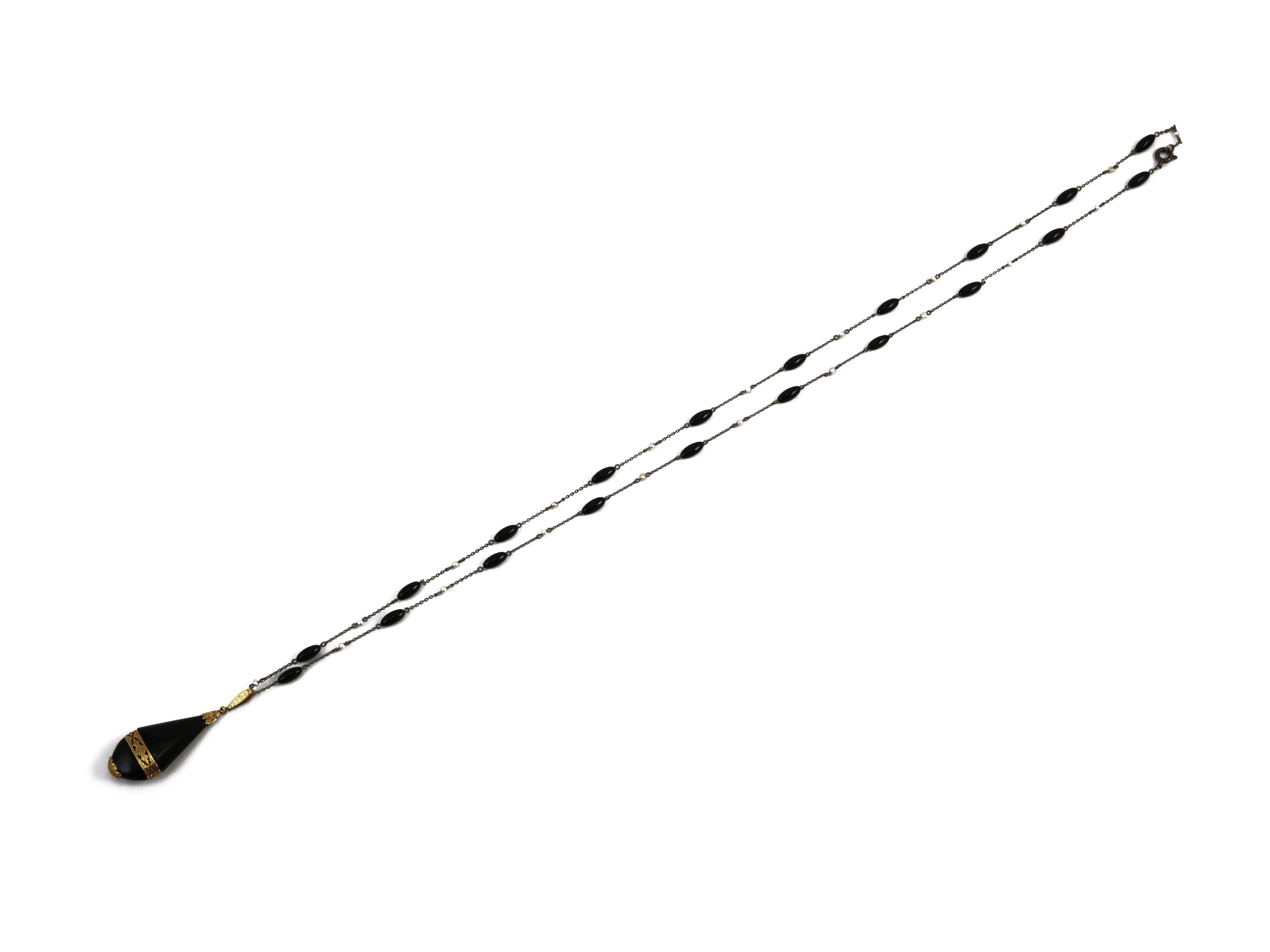 Collana Lunga in Argento e Microperle con Pendente Decò in Oro Giallo e Platino con Diamanti e On...