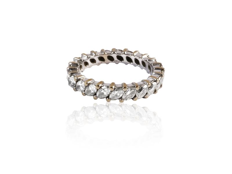 Anello Eternelle in Oro Bianco con Diamanti