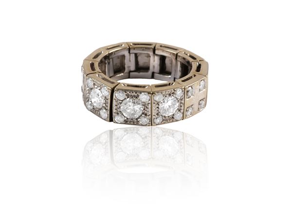 Ring in white gold with diamonds
