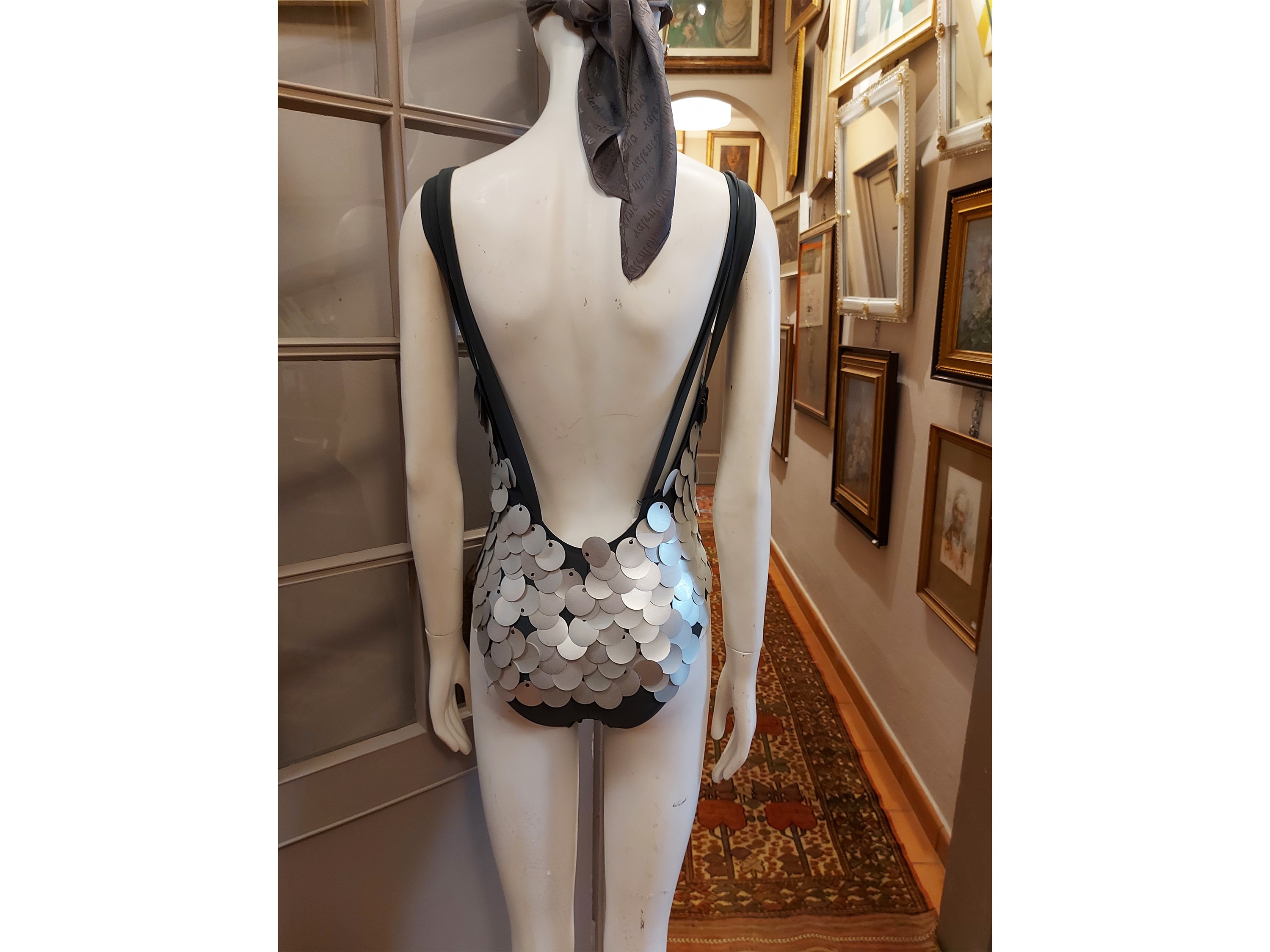 Dolce & Gabbana - Costume intero in lycra grigio con grandi paillettes color argento