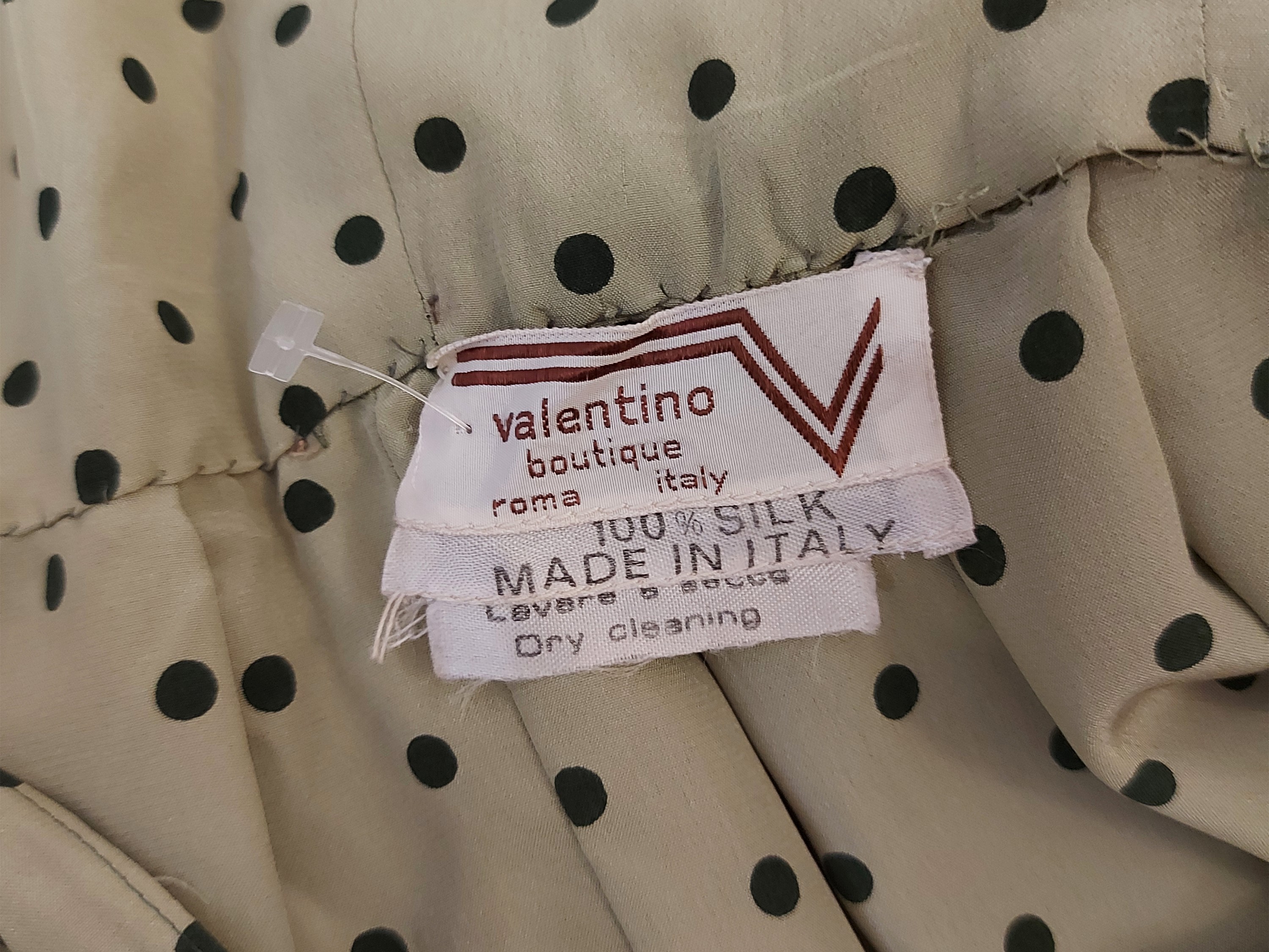 Valentino - Tubino in Seta a Pois Rosa su Fondo Verde Muschio