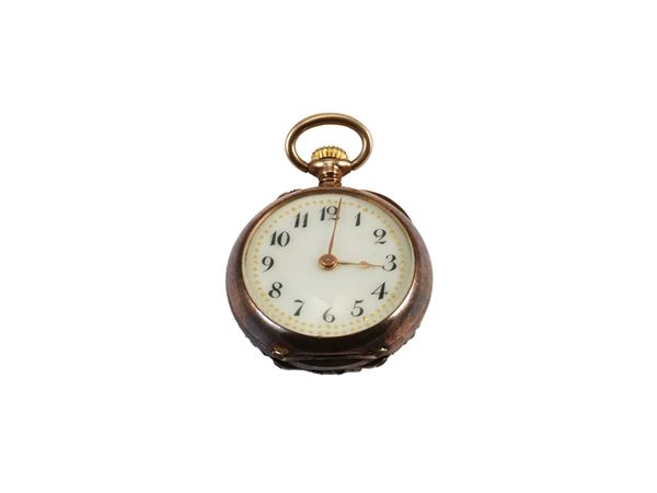 Low title red gold and silver pocket clock with diamonds