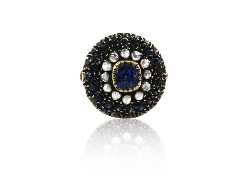 Anello a Cupola in Oro Giallo e Argento con Zaffiri e Diamanti