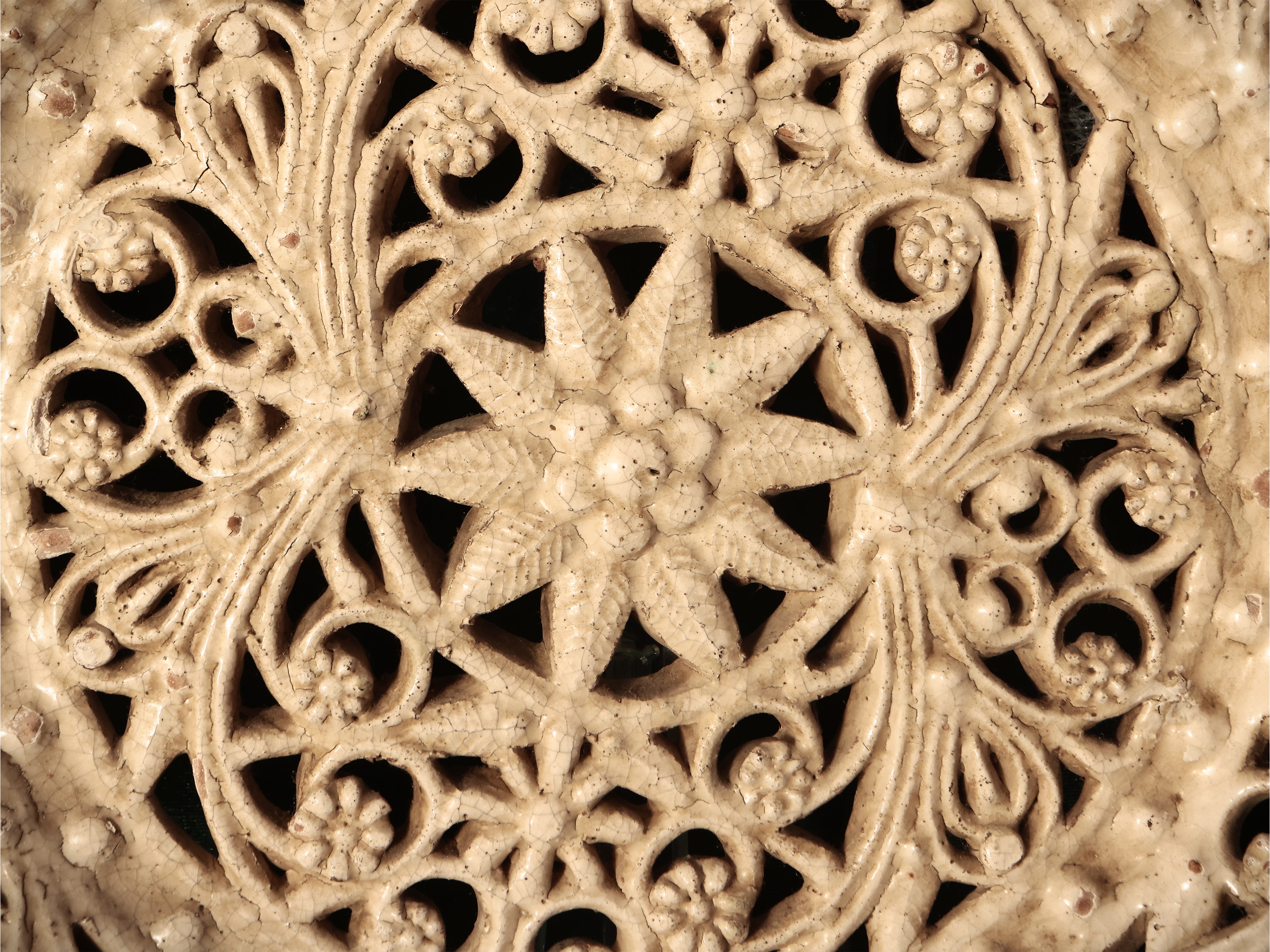 Due Piatti da Parata in Terracotta Smaltata