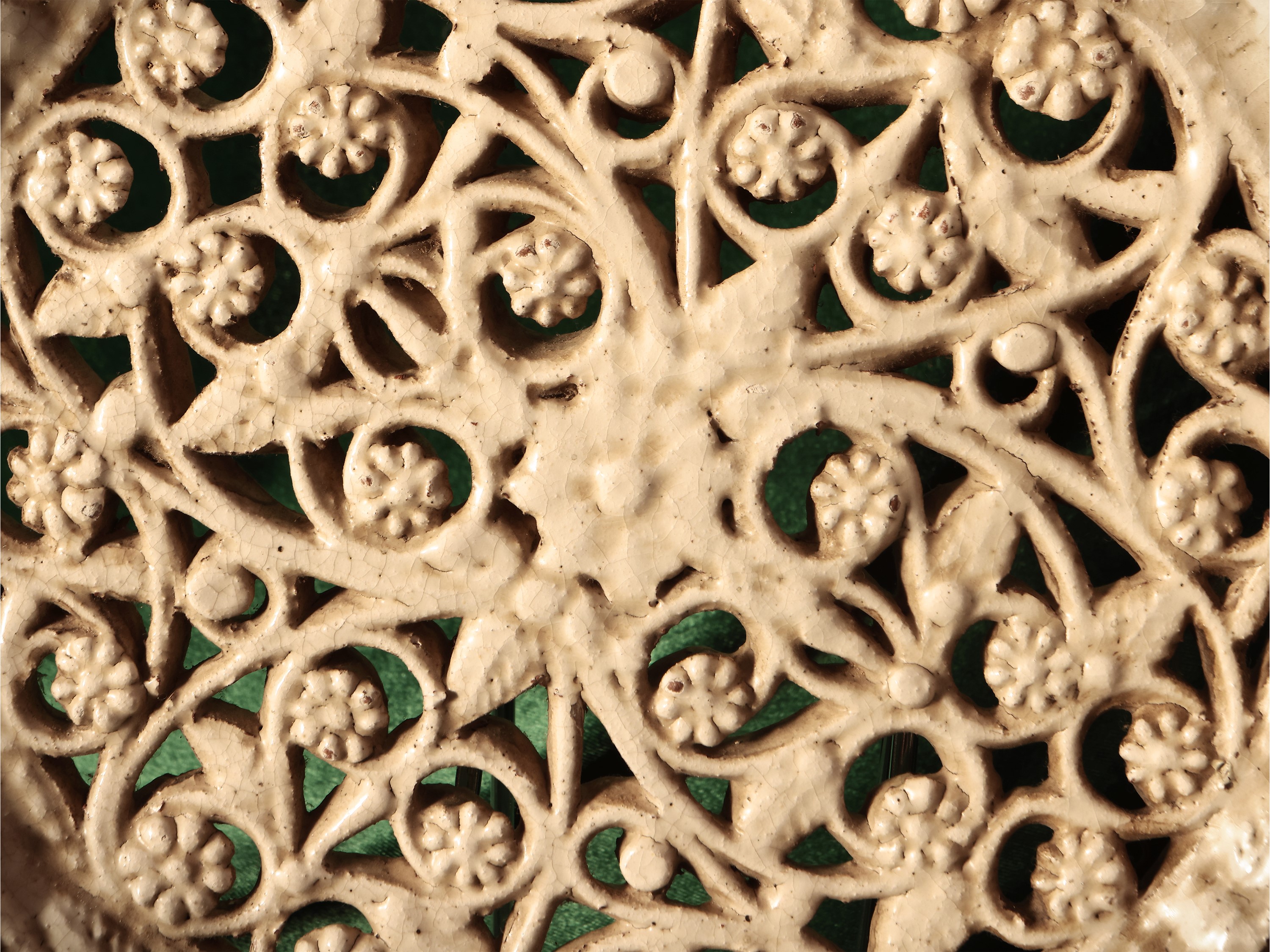 Due Piatti da Parata in Terracotta Smaltata