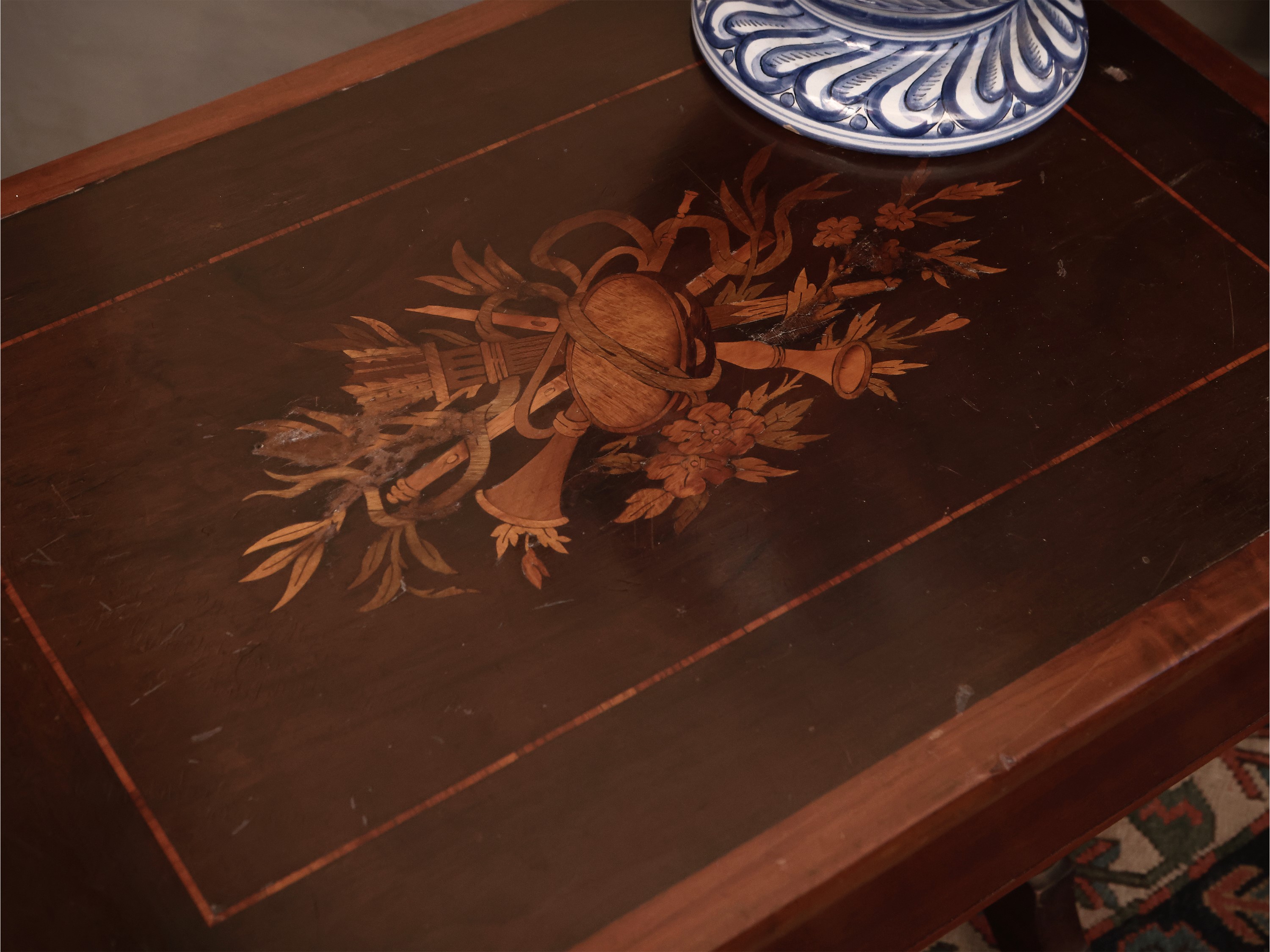 Tavolino da lavoro in noce