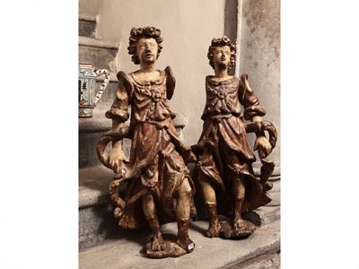 Coppia di Angeli in Legno Intagliato, Dorato e Laccato