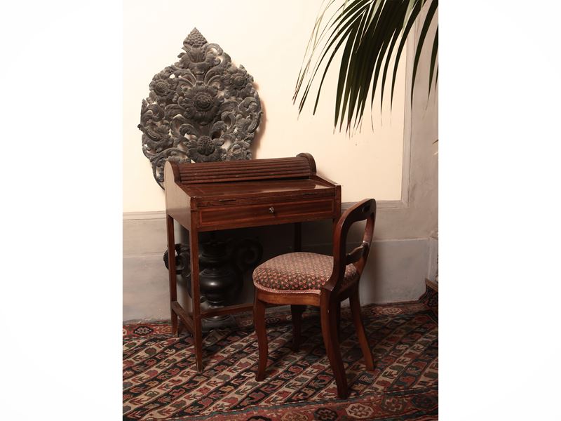 Piccolo scrittoio a rullo per signore in satinwood