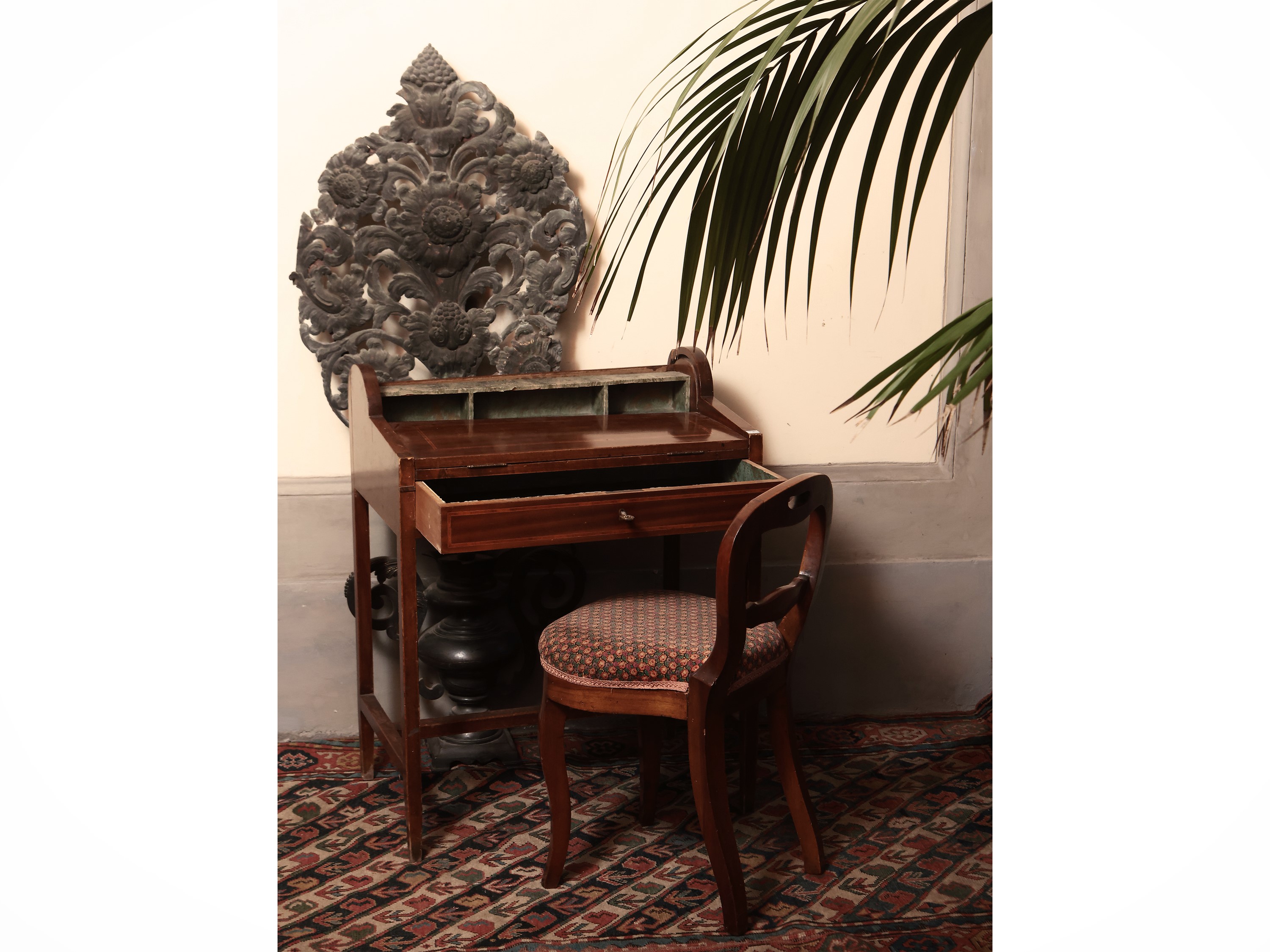 Piccolo scrittoio a rullo per signore in satinwood