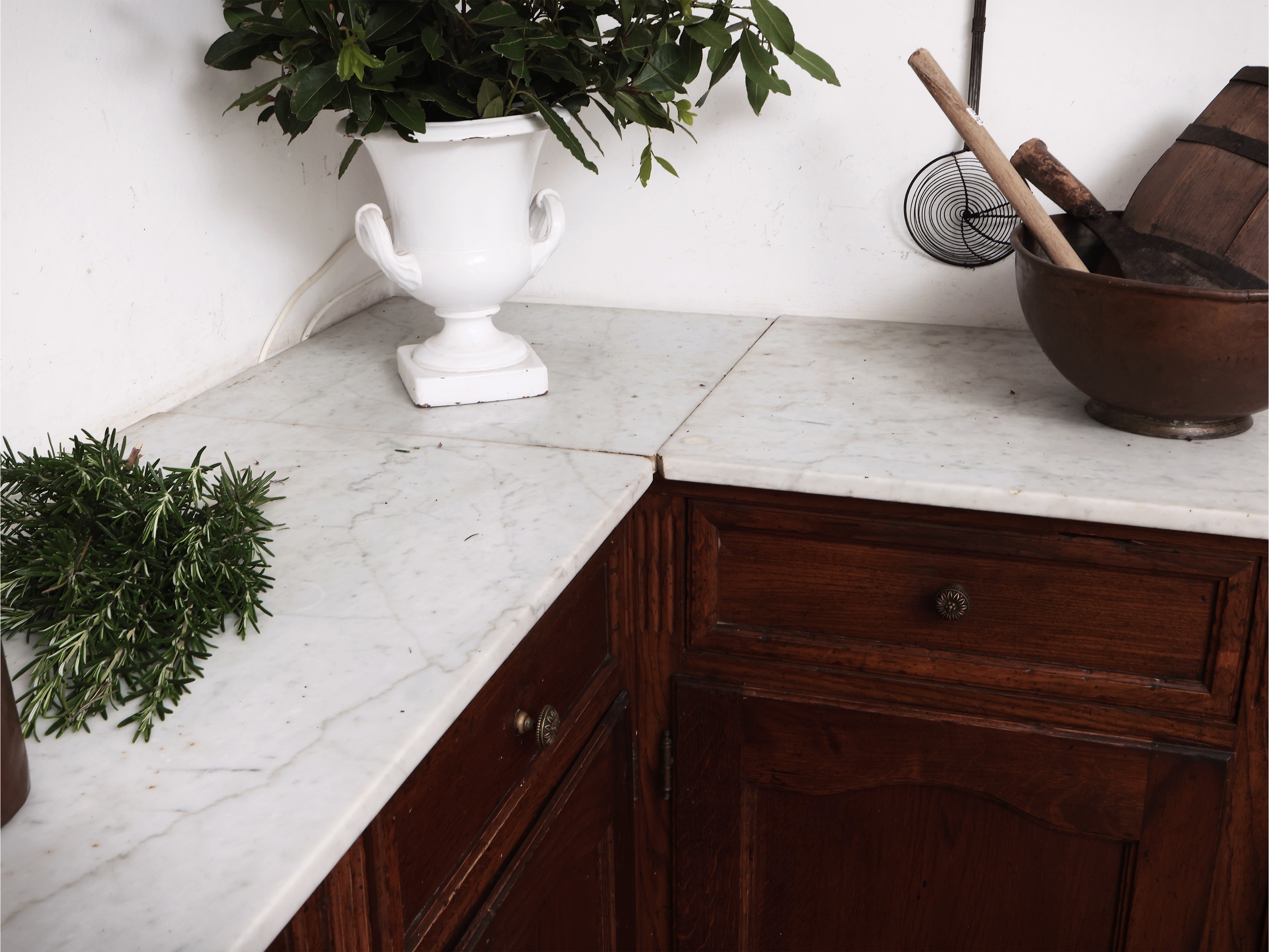 Grande Mobile da Cucina Ad Angolo in Noce