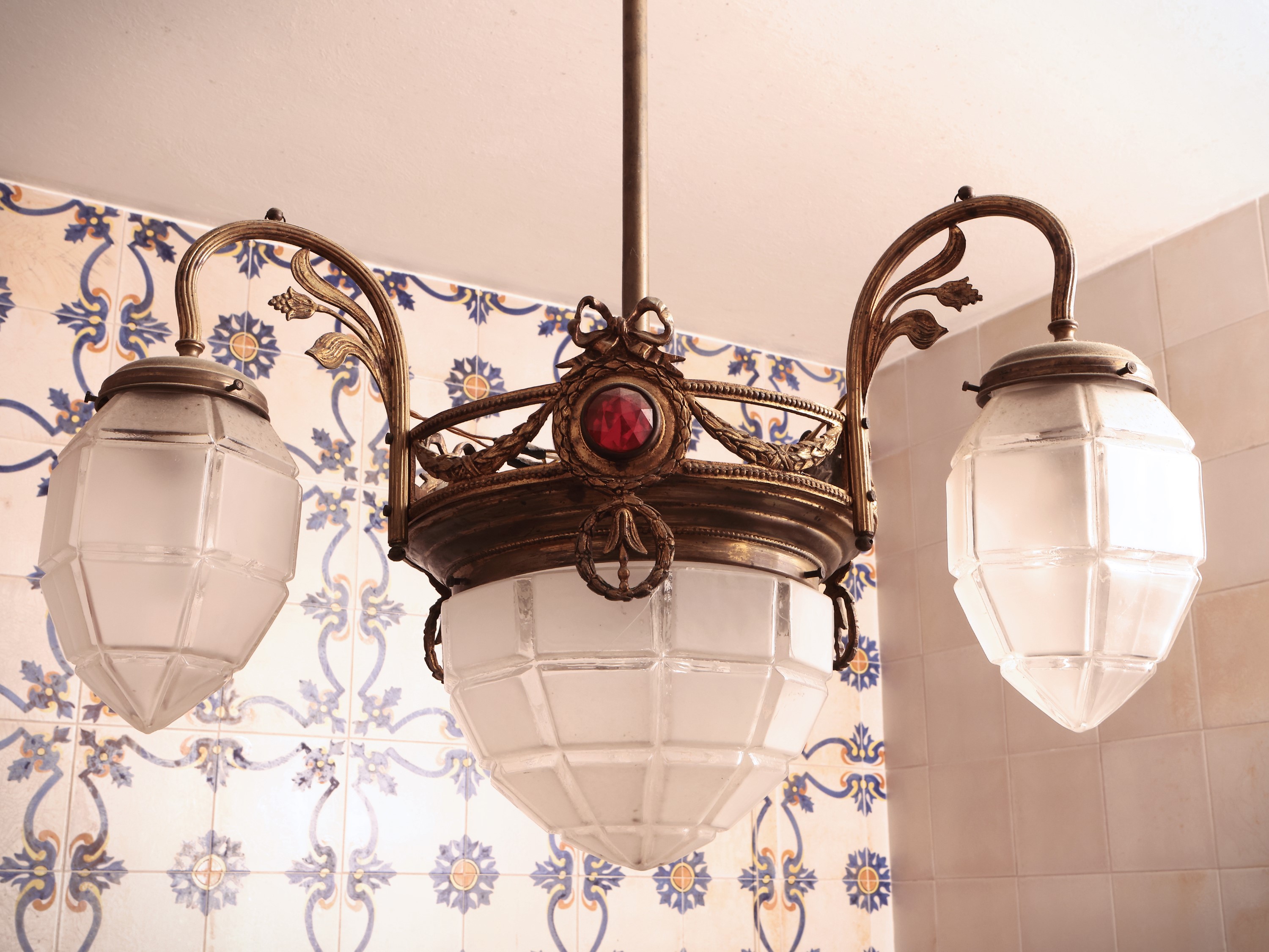 Lampadario in Metallo Dorato