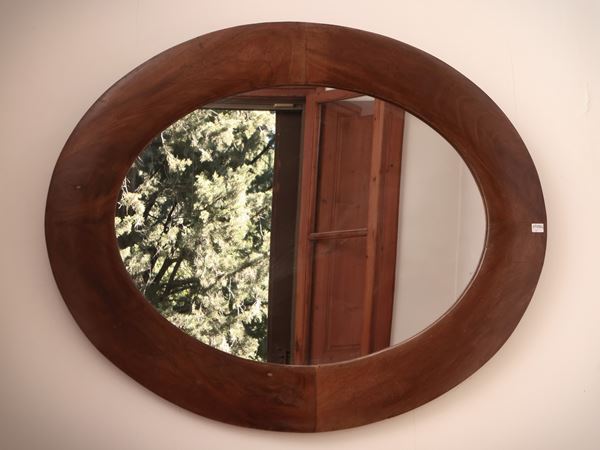Specchiera ovale con cornice in noce
