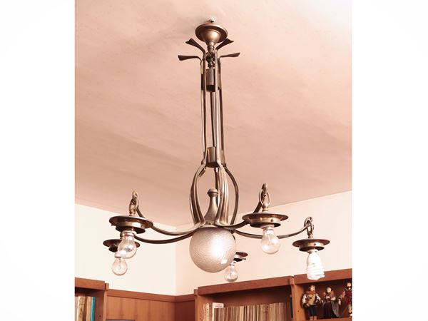 Lampadario in ottone di gusto Art Nouveau
