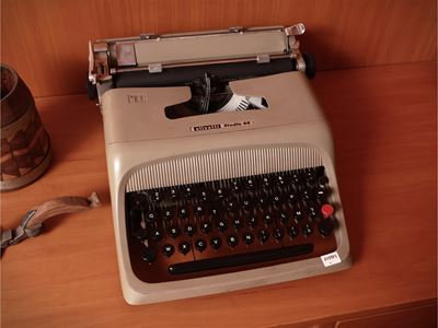 Macchina da Scrivere Studio 44, Olivetti
