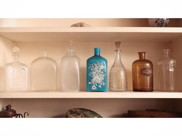 Assortimento di bottiglie d'epoca