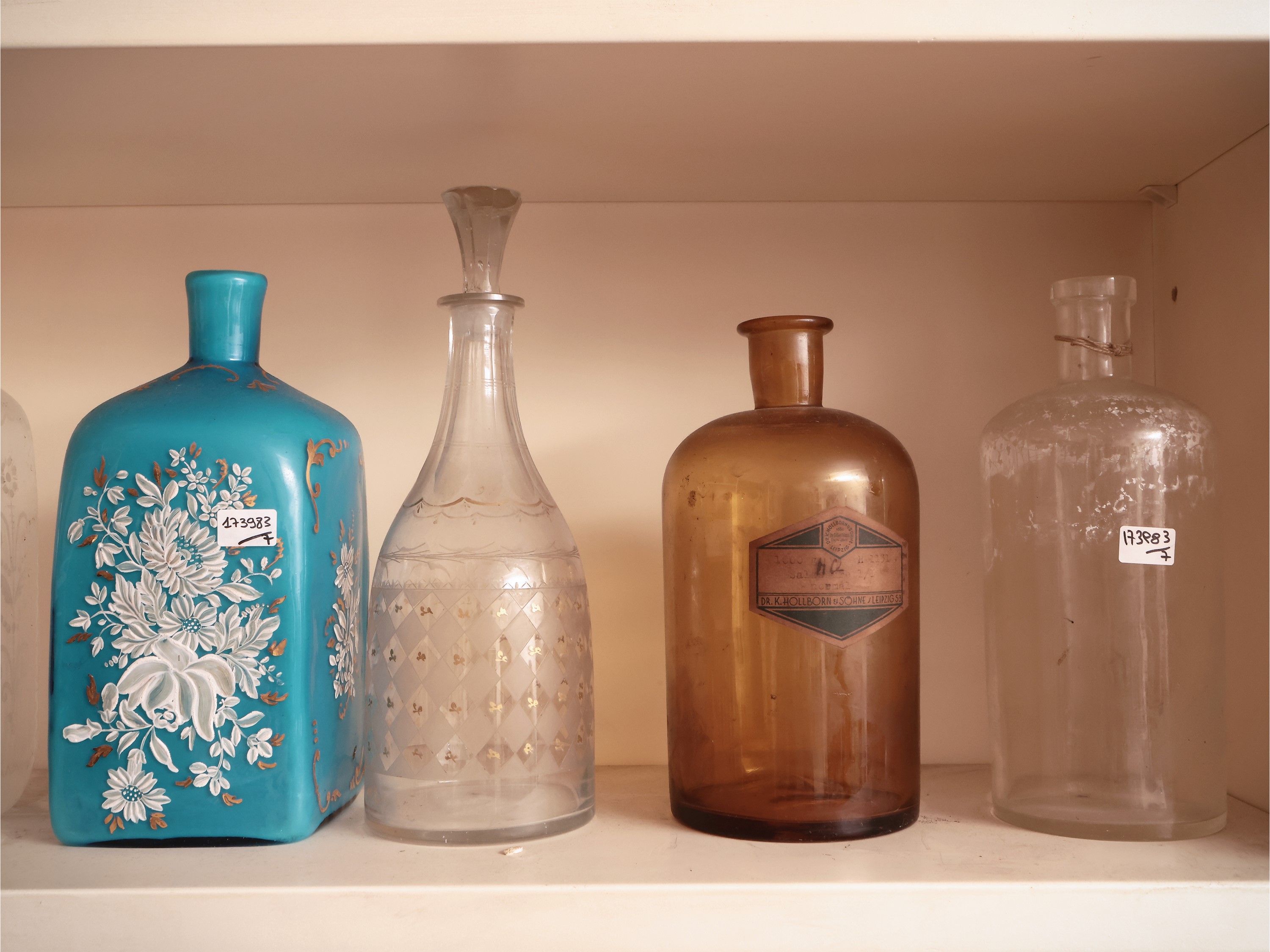 Assortimento di Bottiglie D'epoca