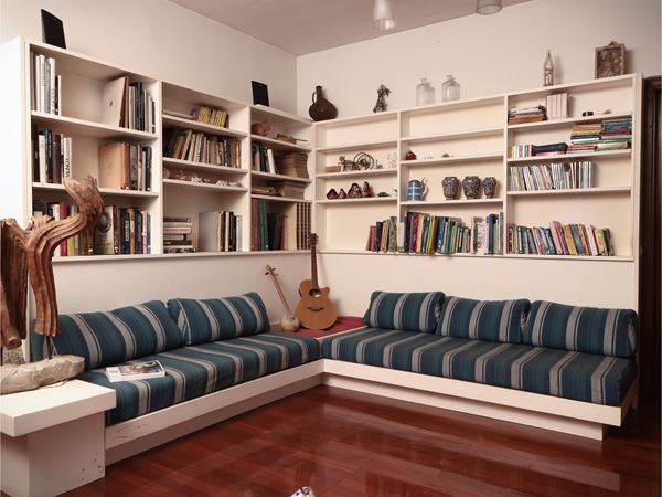 Finimento da salotto in laminato bianco