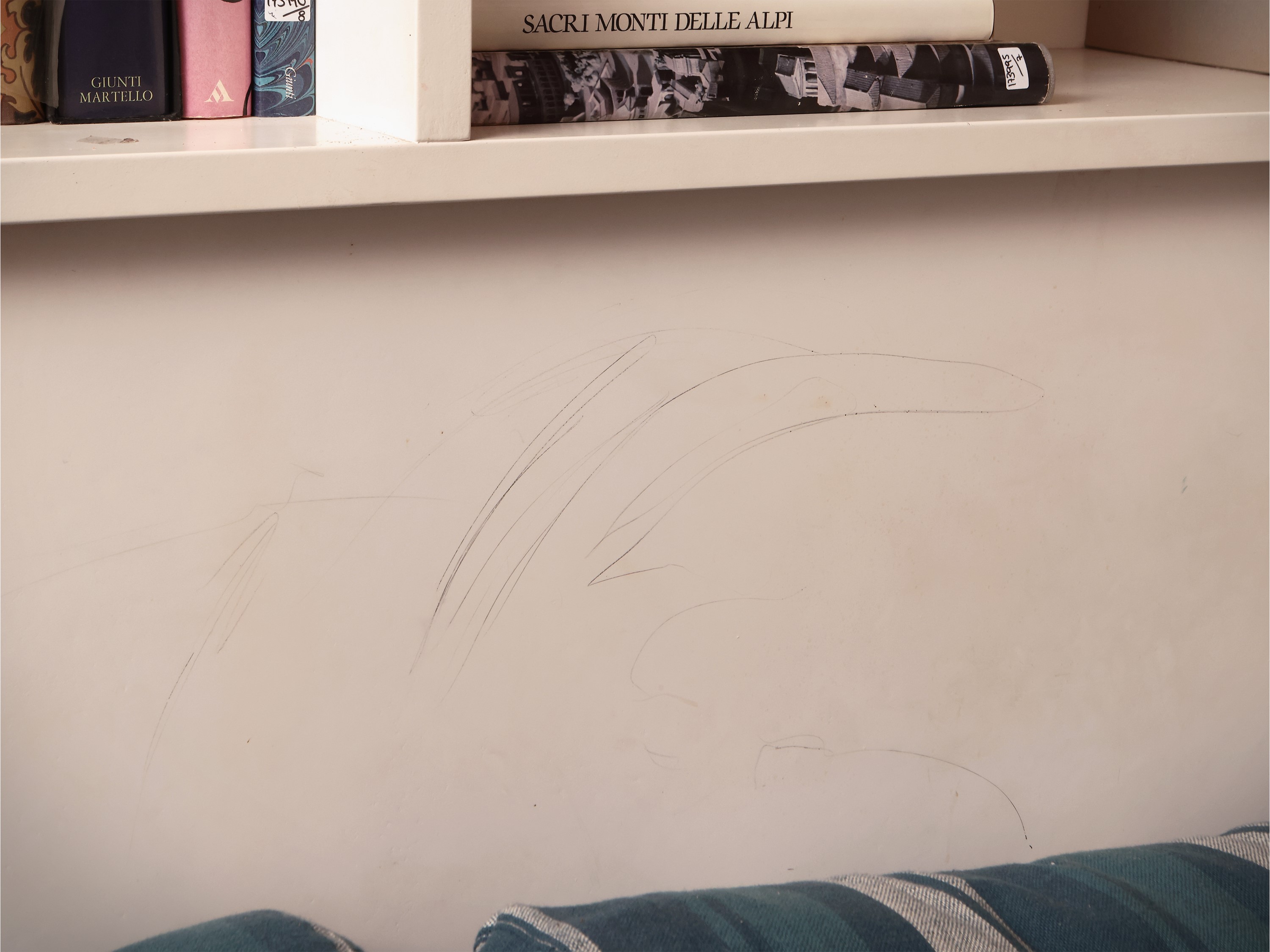 Finimento da Salotto in Laminato Bianco