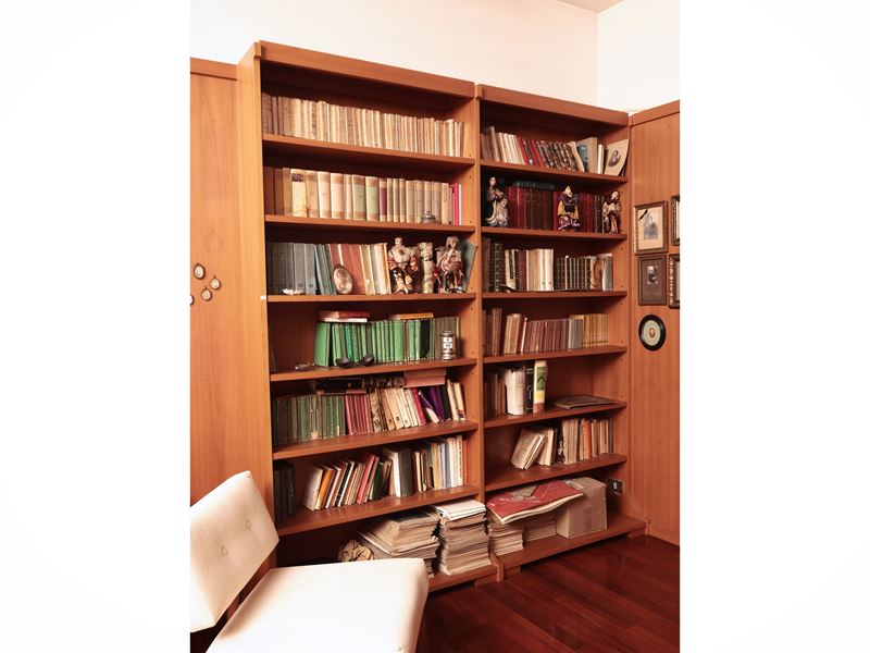 Coppia di Librerie di Foggia Moderna