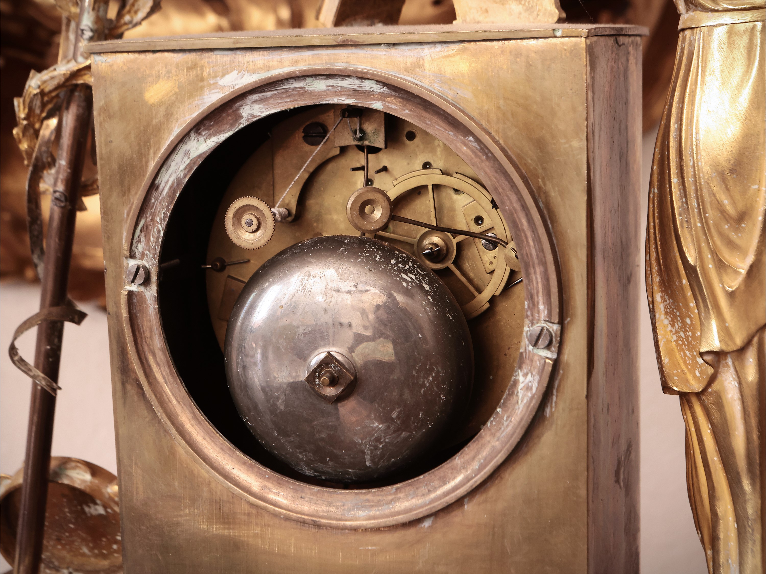 Orologio da Tavolo in Bronzo Dorato