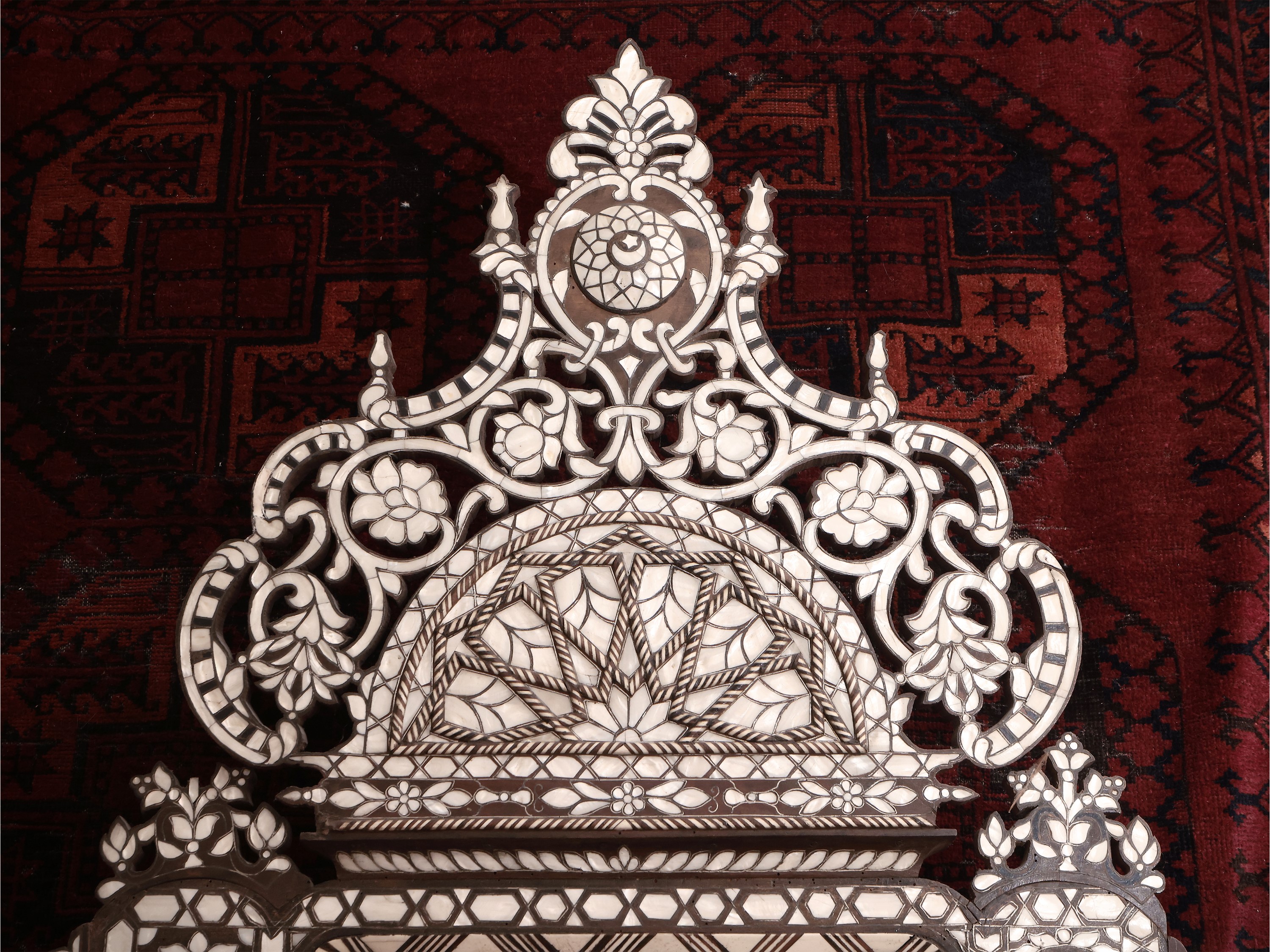 Grande Specchiera in Legno Esotico