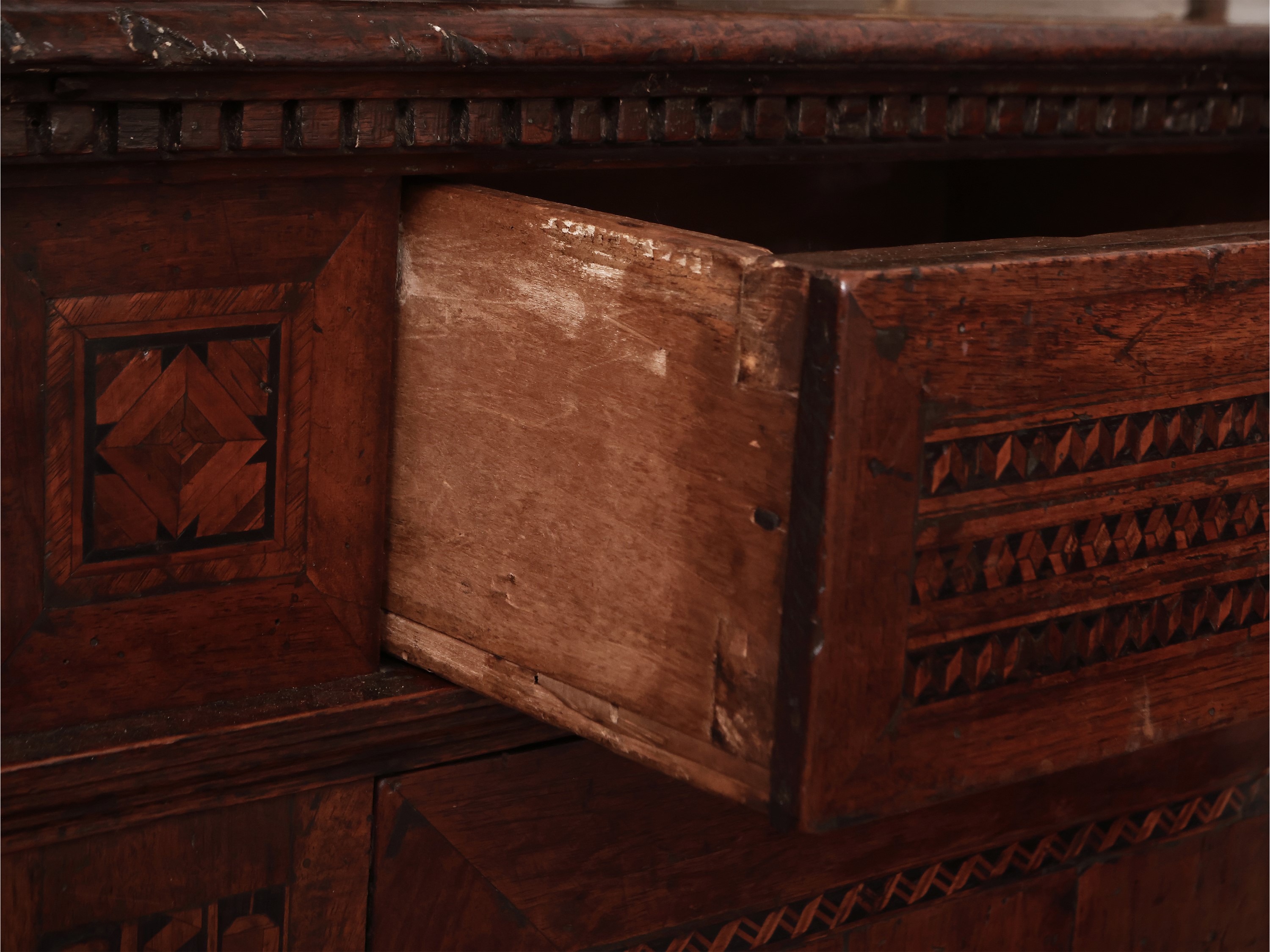 Credenza in Noce