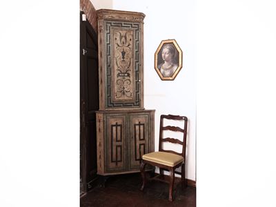 Angoliera a Due Corpi in Legno Tenero