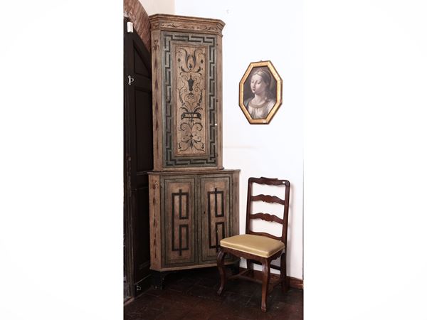 Angoliera a due corpi in legno tenero