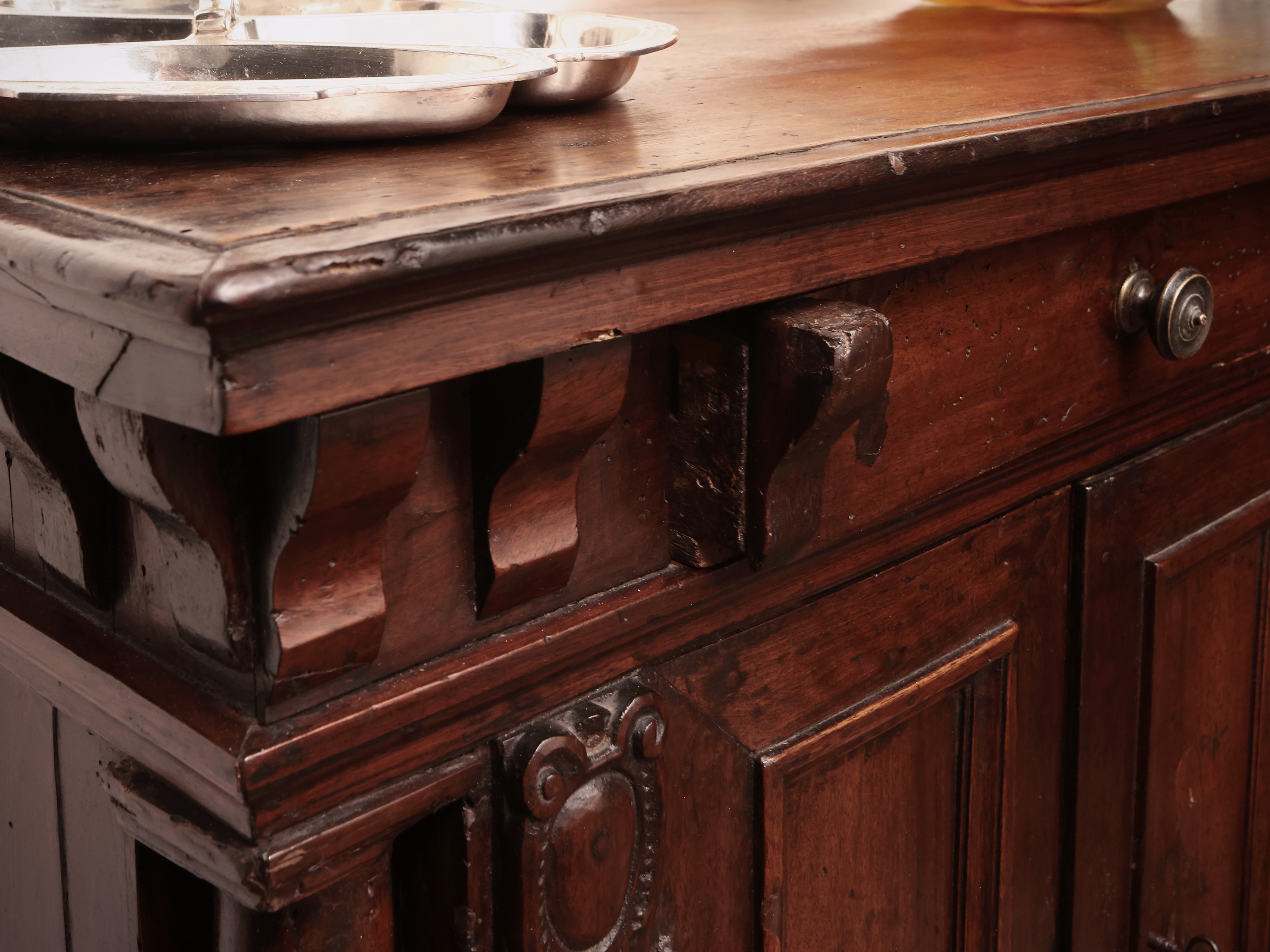 Piccola Credenza in Noce