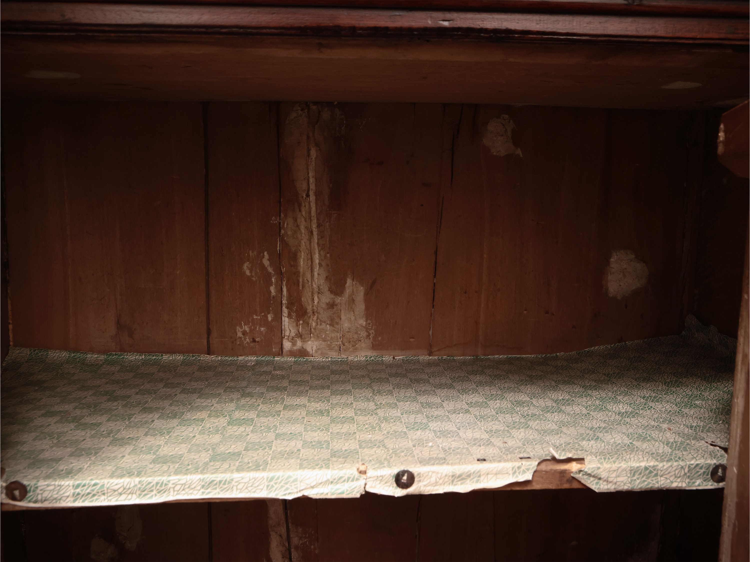 Piccola Credenza in Noce