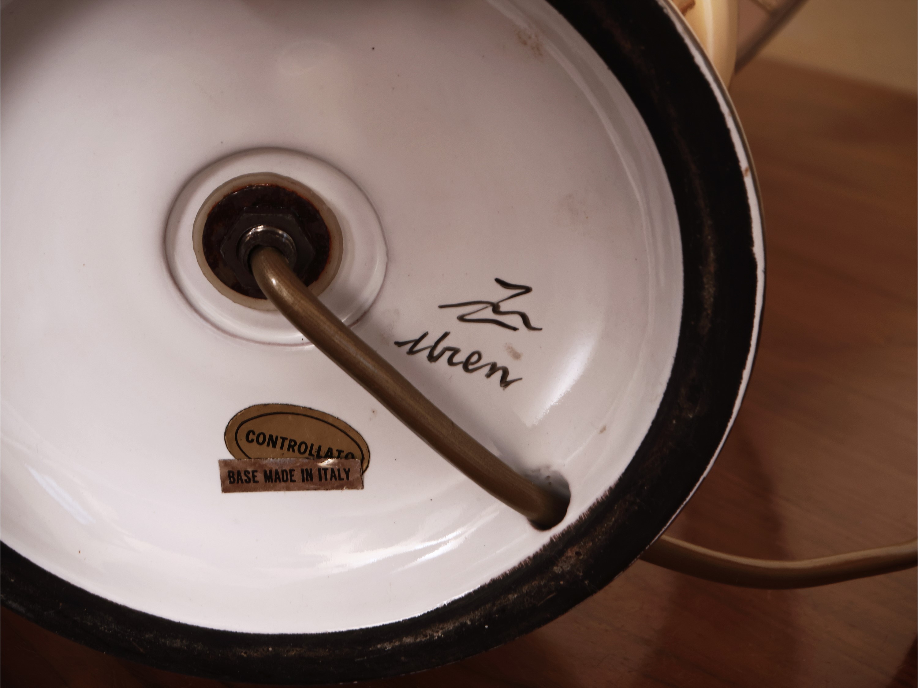 Coppia di Lumi da Tavolo in Ceramica Dorata